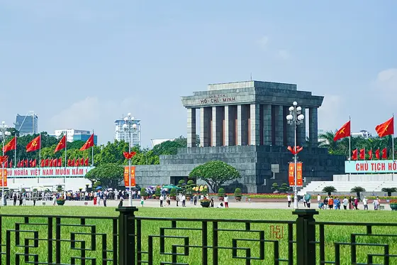 Ho Chi Minh Mausoleum (Lăng Chủ tịch Hồ Chí Minh)