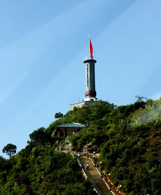 Lung Cu flag tower (Cột cờ Lũng Cú)